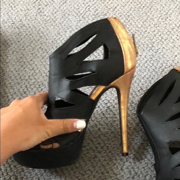 Michael Antonio Size 6 Heels - Picture 4 of 4